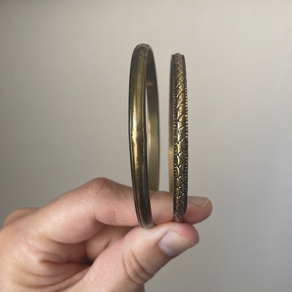 Set of bronze colored bangles - Picture 2 of 5
